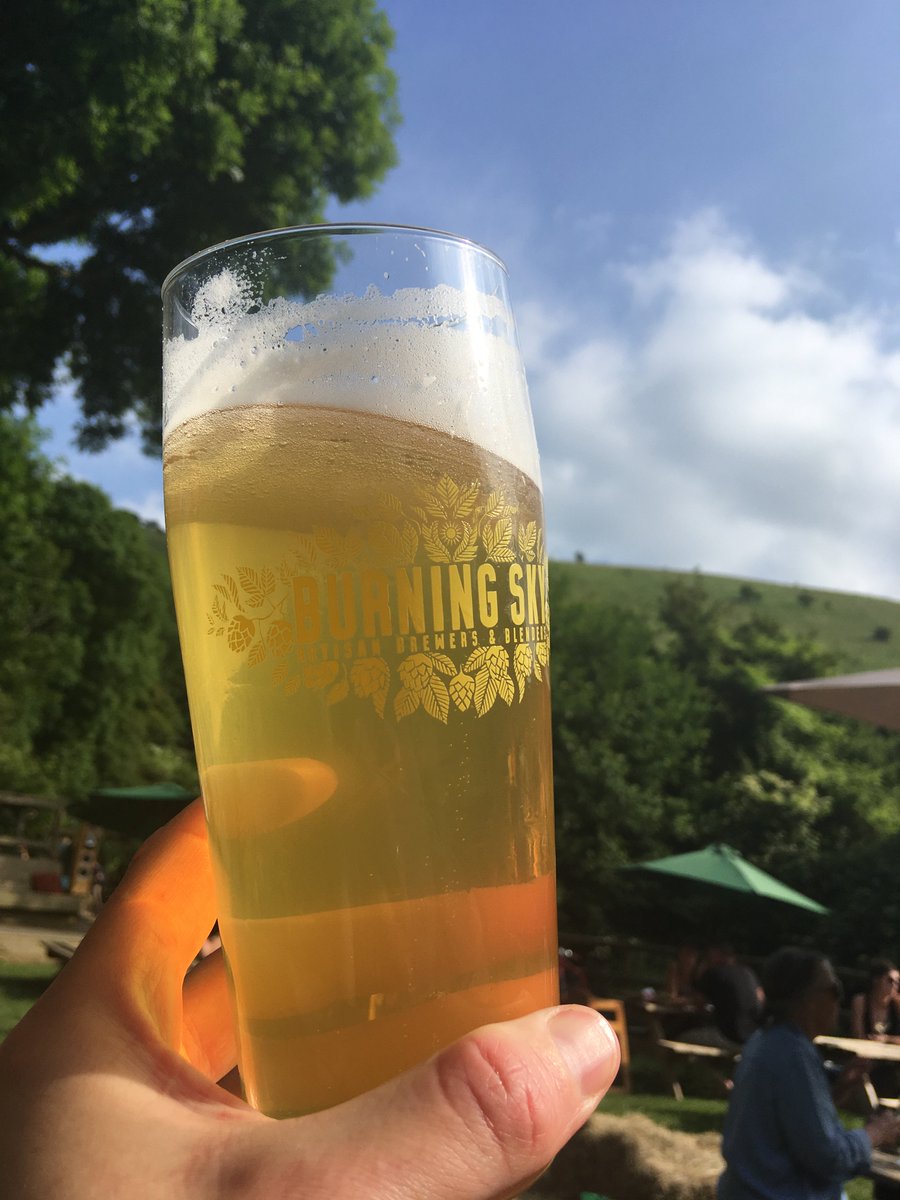 Just how do you do it <a href="/burningskybeer/">burningskybeer</a> ?! Absolutely sublime pint of Arise at <a href="/ShepherdAndDog_/">Shepherd & Dog</a> this afternoon. Everything you could ever want in a session IPA. Glorious.