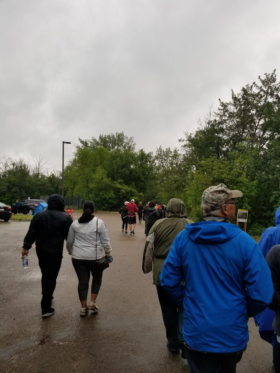 Craig__Fraser's tweet photo. Great turn out for the inaugural #hsawarenesswalk at Sir Wilfrid Laurier Park in Edmonton ππ A little soggy to end #HidradenitisSuppurativa / HS Awareness Week!
#hsawareness #yeg #yegevents #dermatology #chronicillness #HonestWithHS #IamHSaware #Walking4HS #HSHope @IamHSaware https://t.co/GwerH07xkK