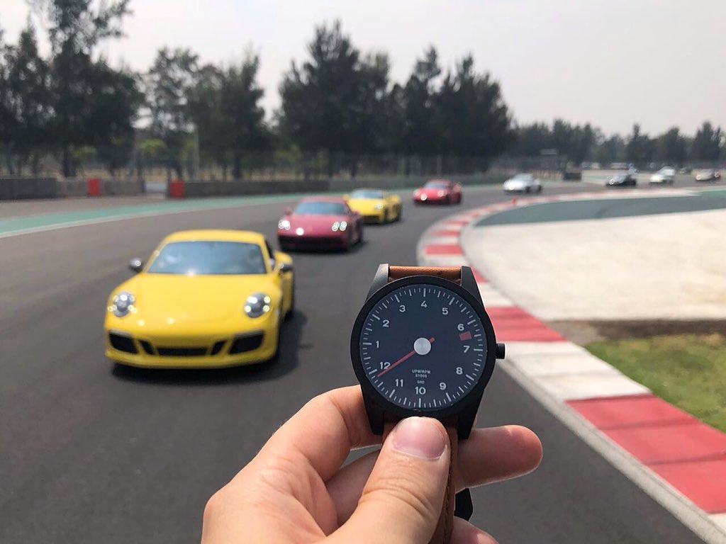 GuardsRedDesign's tweet photo. When you and your friends hangout #RL71 #watch #mexico 📷 @fergurquiza @grd.watch https://t.co/GgE9WQH6jx https://t.co/y7N43F37H8