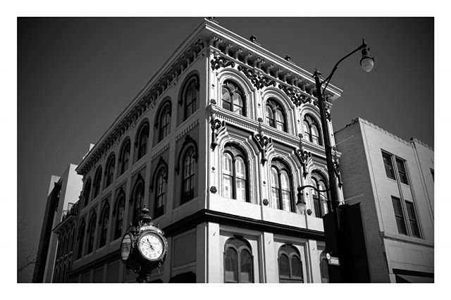 1 Dexter Old Klein Building, one time McAlpine Tankersley studio.
Downtown Montgomery near the fountain. #fountain #1 Dexter Avenue #Klein #kleinbuilding #montgomeryal #McAllpine #Tankersley #mcalpinetankersley #kleinjewelers ift.tt/2l1W3f4