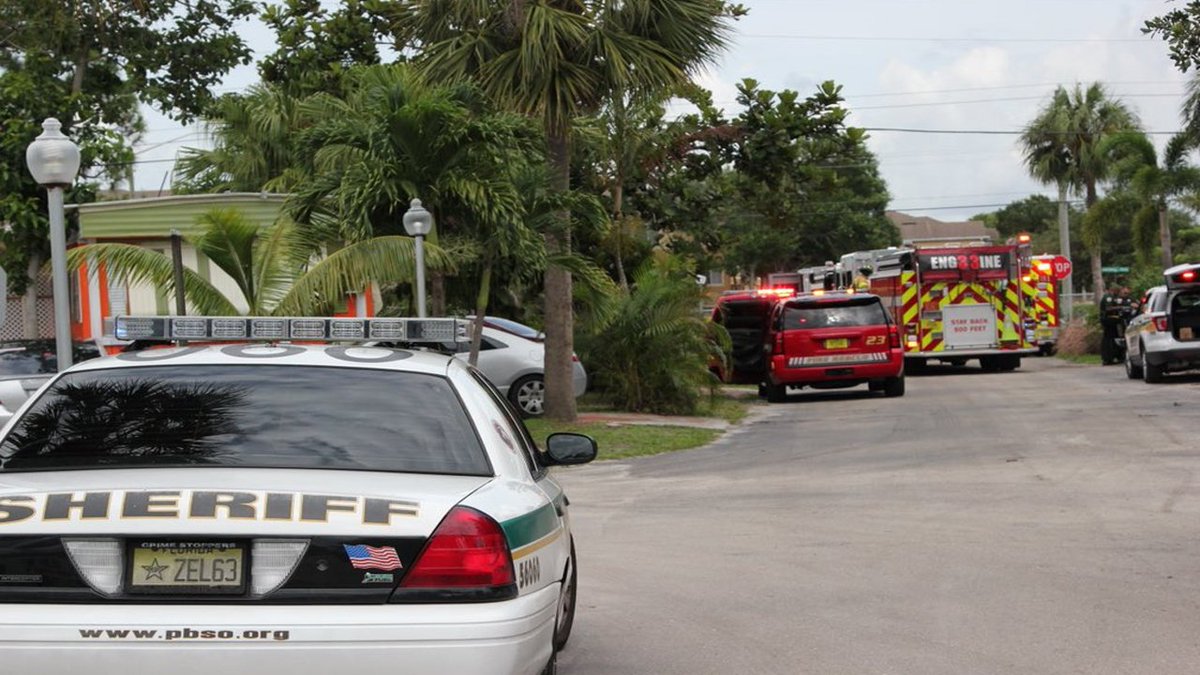Multiple injuries reported in fire at West Palm Beach mobile home park bit.ly/2Jy3S74?utm_so… https://t.co/tIT77KNI13