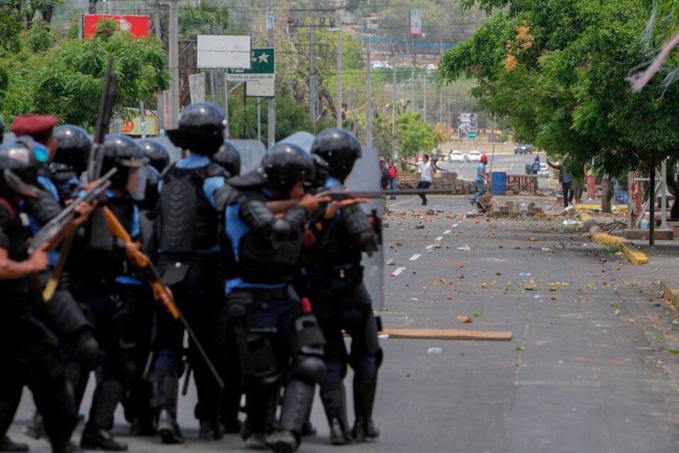 #GritoPorNicaragua 
#SOSNicaragua Fuera Ortega fuera de este país, queremos una Nicaragua libre sin ese asesino !!!