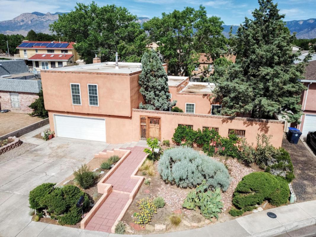 Q Realty® (Qrealty) Twitter