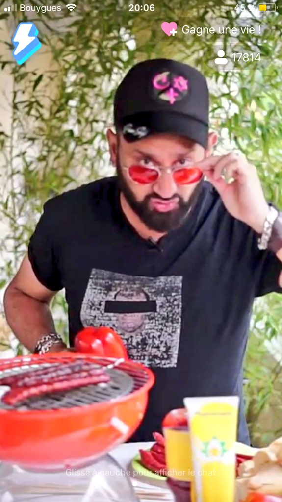 <a href="/Cyrilhanouna/">Cyril Hanouna</a> jolie casquette <a href="/shellyromeo/">Romeo Shelly</a> si tu ne la veut plus pense à moi 😂😂❤️❤️❤️ #DarkaQuiz