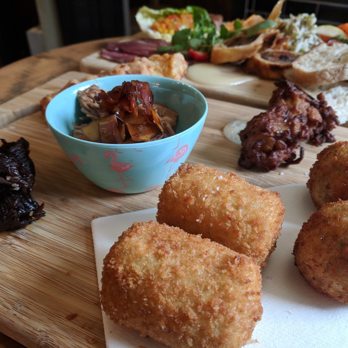 As of next week we'll be opening for lunch from Tuesday to Sunday.

Make sure to come and visit us for homemade lovely food or a drink, we'll see you soon 🌞