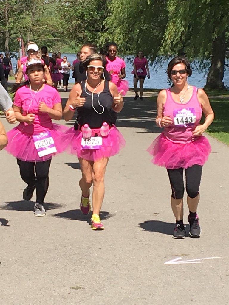 crayner_ups's tweet photo. Stephanie Rayner finishes the 5km Diva Run for Breast Cancer research in 46th out of 157 in her category and 339th overall out of 1,046 with her Aunt Dawna right beside her. Great job, extremely proud. #strength #hope #faith https://t.co/TPgK0FCpyc