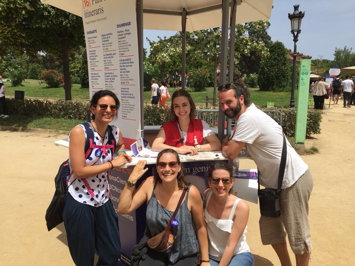 CarlosSierr2912's tweet photo. Fantástica experiencia en el Festival de la Ciència en Ciutadella. No hay nada como divulgar ciencia a los más pequeños, y más si es un increíble taller de neurociencia ideado por @EmmaMirabent ! #TotsSomGenis #mccupf @UPFBarcelona @bcn_ajuntament https://t.co/94uh2KTqCh