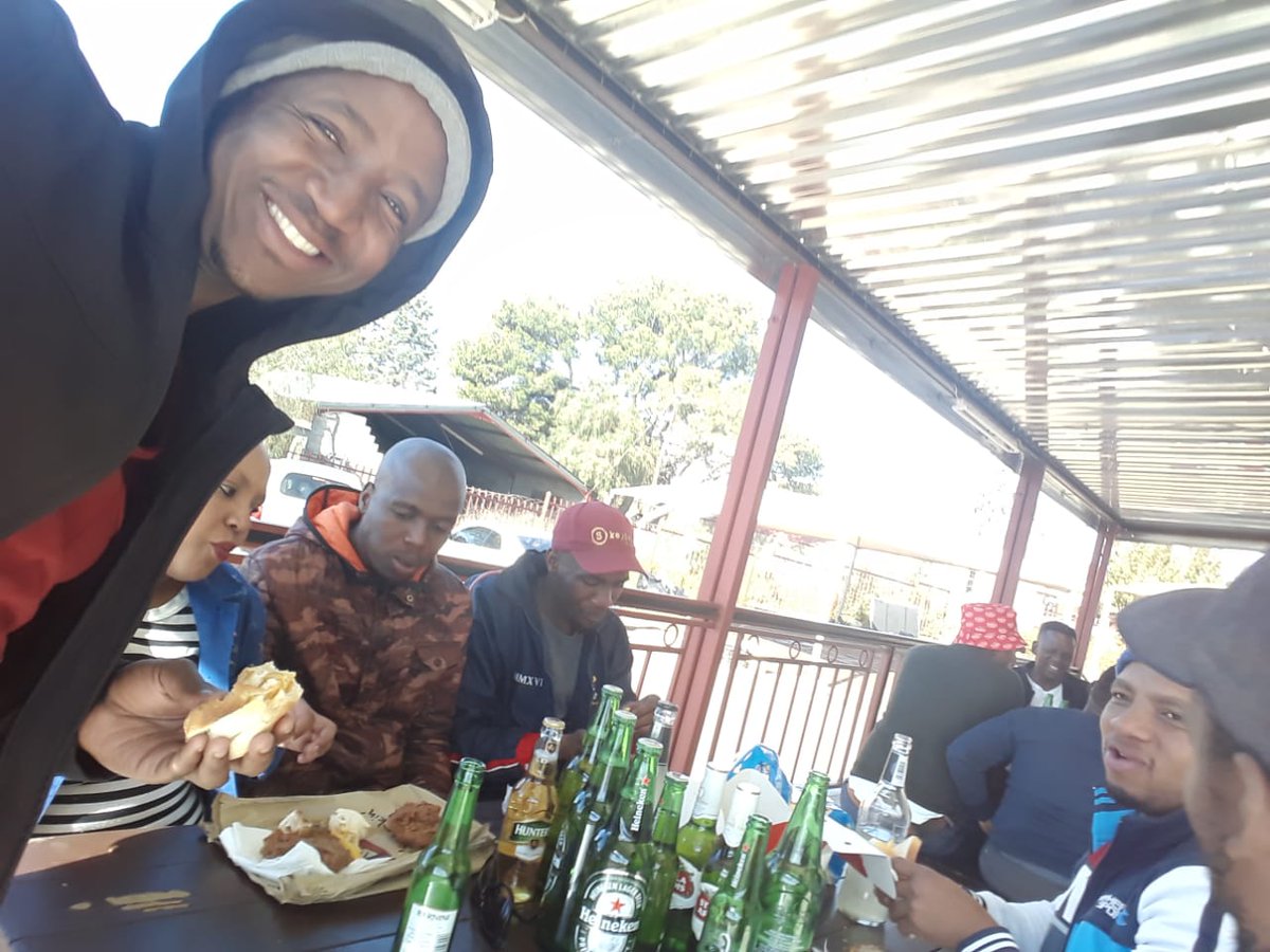 lebogang_djfofo's tweet photo. A day well spent with my musical family!
#deepInTheGhetto https://t.co/2F6s4CQKrB