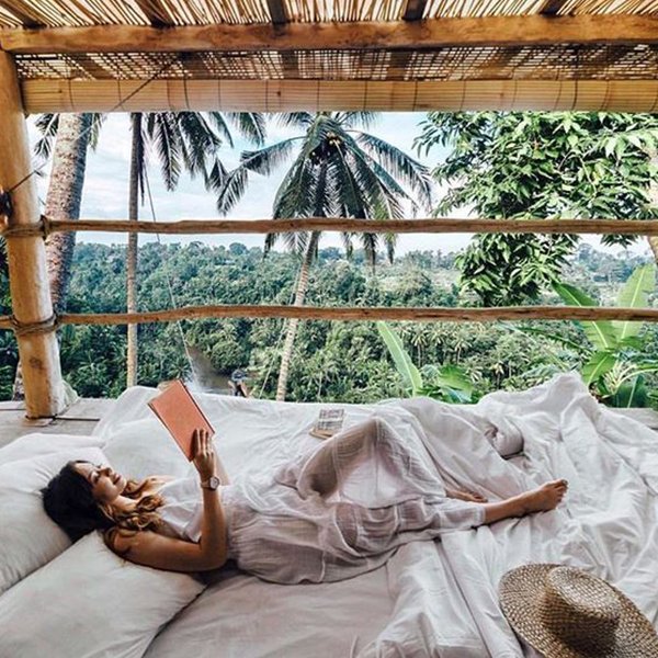 Give skin time to restore. #Sundays are all about pampering, that means zero #makeup and plenty of TLC for your #skin!