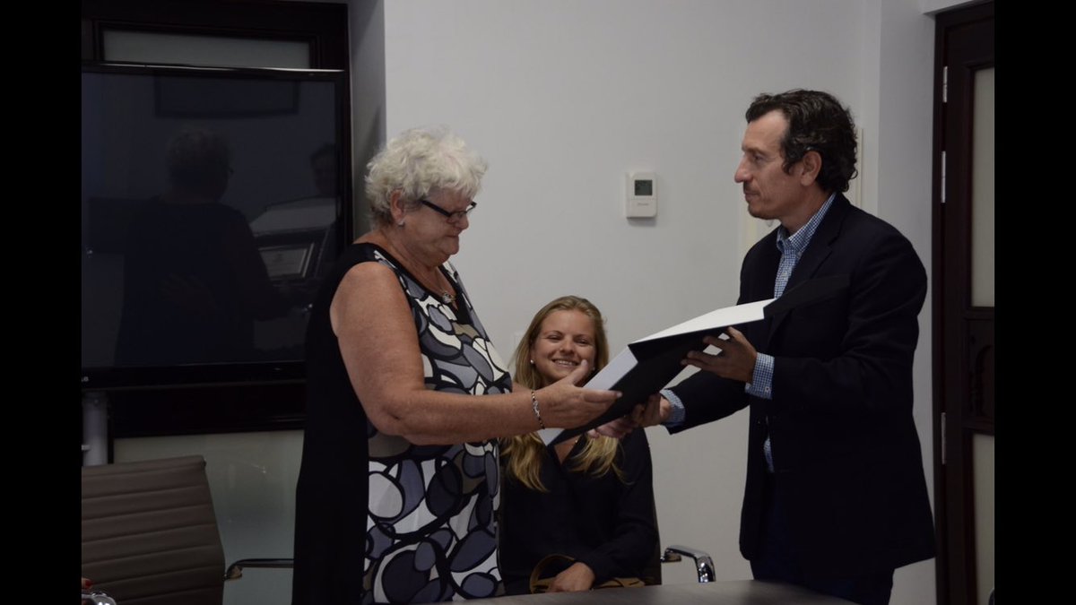 Reconocimiento a Podencoworld Holanda, por su labor en favor de la adopción de los Podencoworld abandonados. Muchas gracias!