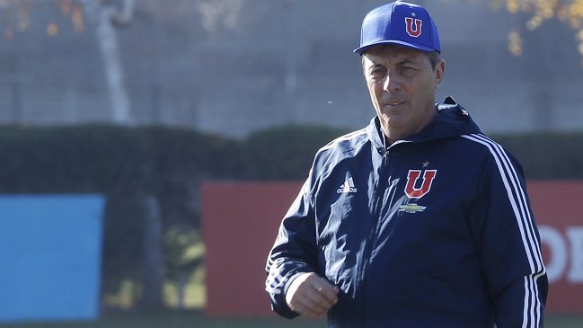 valitazul's tweet photo. Hoy es el debut de Frank Darío Kudelka en la banca azul. ¡Que la fuerza lo acompañe, profesor! ¡Mucho éxito! #UdeChile #VamosLaU 🤘💙💙💙❤️❤️💙💙💙🤘 https://t.co/pLz9jSlMNo