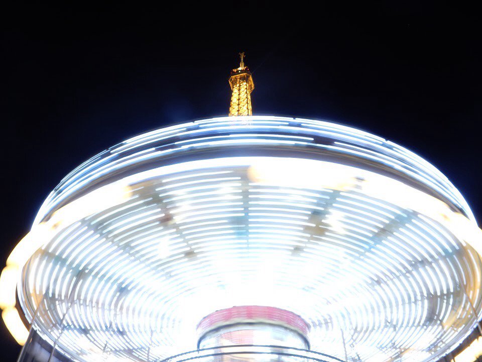 LUMEiLiO's tweet photo. I took this photograph a little more than 2 years ago in Paris. RT if you love Paris as much as I do! 😍
Thank you for your great support ❤️
Like and follow @LUMEiLiO 

#paris #eiffeltower #night #longexosure #yellow #light #turning #photo #canon #cam #nikon #photography #joy https://t.co/9oDYxwei4N