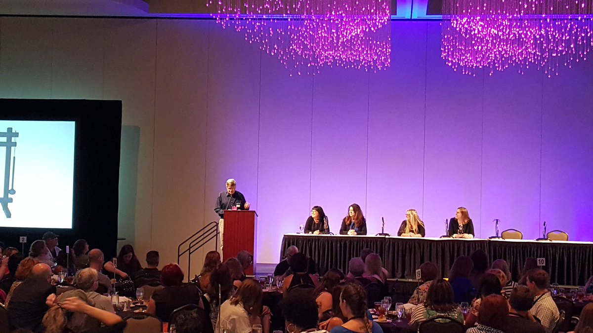 RosiePOV's tweet image. #DFWCon Query Gong Game Show was really fun!! ✔👍  @mcorvisiero rocked!! 💗 #writers #querying