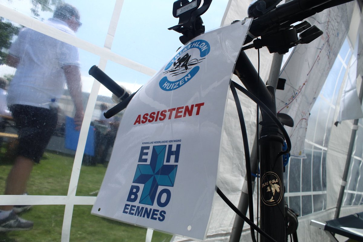 DijkhuizenRe's tweet photo. Weer een mooie EHBO dienst achter de rug! Veel diverse letsels voorbij zien komen. Ook een mooie samenwerking met de evenementen ambulance van @Ambubroeders!
#DmvEHBO #Triathlon #EhboEemnes #EhboHuizen @KNRMHui_Bla @KNBRD https://t.co/L9z7g0Slyq