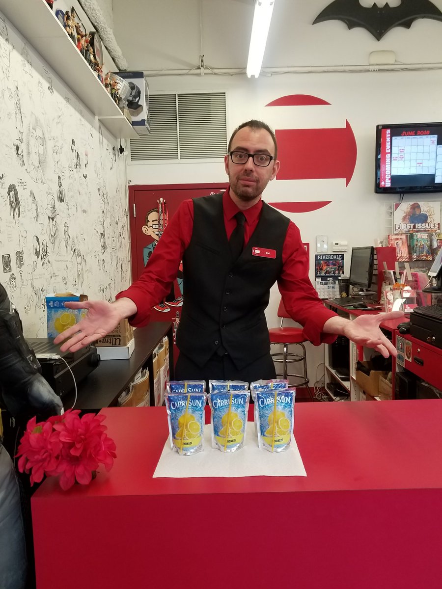 CowHousePress's tweet photo. Hanging out at @Challengers til 4pm today! Come make comics with @hobbleshmobble + she'll read from #LemonadeSummer https://t.co/bg4FucWrTN