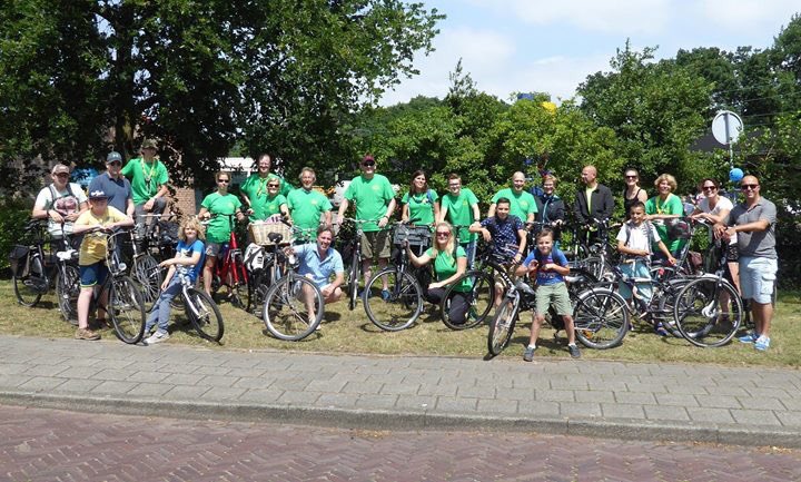 Vandaag hebben we keihard ons dak eraf gefietst! Dankzij @RaboIJmond en de inzet van onze leden, familie en vrijwilligers hebben we een mooie stap gemaakt in de richting van een nieuwe dak voor op ons clubhuis! Bedankt allemaal!
#zelfredzaamheid #krachtvandevereniging