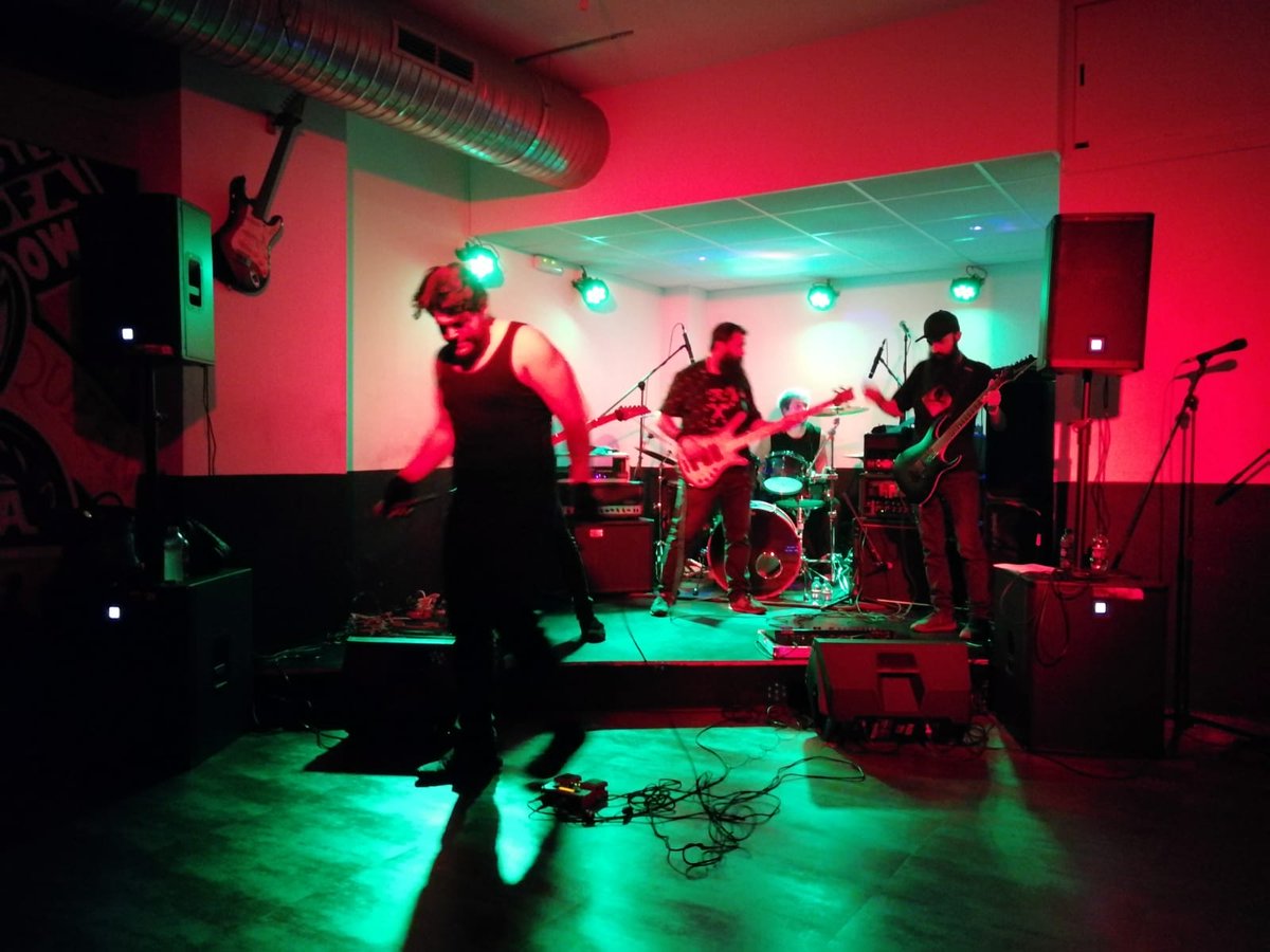 Muchísimas gracias a todos los que os acercasteis al concierto de Madrid!!! Esperamos que hayáis disfrutado tanto como nosotros! Gracias también a los grandes de <a href="/ablackenedsight/">ablackenedsight</a> , es un verdadero placer compartir escenario con vosotros!

Próxima fecha el viernes 15 en Alicante!