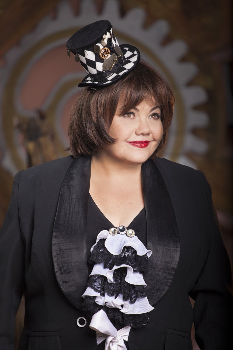 #GrandFinaleKonsert 14 Junie 2018. Ons MC's vir die aand is niemand anders as die mooie <a href="/LizzMeiring/">Lizz Meiring Official</a> en die pittige <a href="/Johrne/">#JohrnévanHuyssteen</a> nie. Kom fees vir oulaas saam met ons. <a href="/Gariepfees/">Gariepkunstefees</a> <a href="/NeliusFerreira/">Artist Warehouse</a>