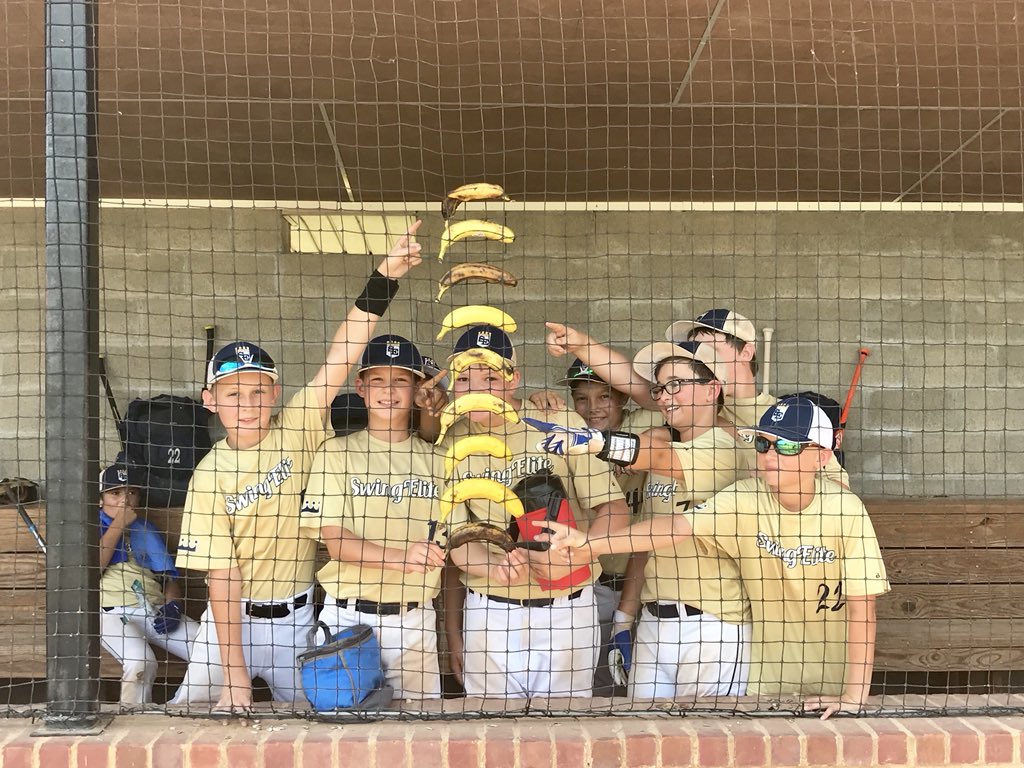 DanaatMSU's tweet photo. #RallyBananas making an appearance in the @SwingEliteMS 11U dugout for the Grand Slam state tourney. #swingelite #hailstate https://t.co/Q50gtqMuL0