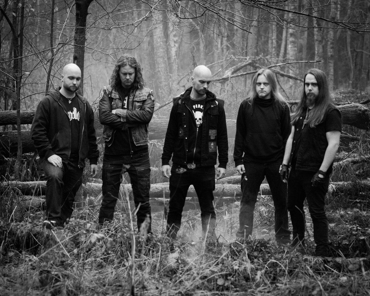 Candlemetal's tweet photo. Ominous mists surround us... #NWOTHM #HEAVYMETAL #speedmetal #metal #HardRock  #Candlemetalband https://t.co/C8JaaEXgLN