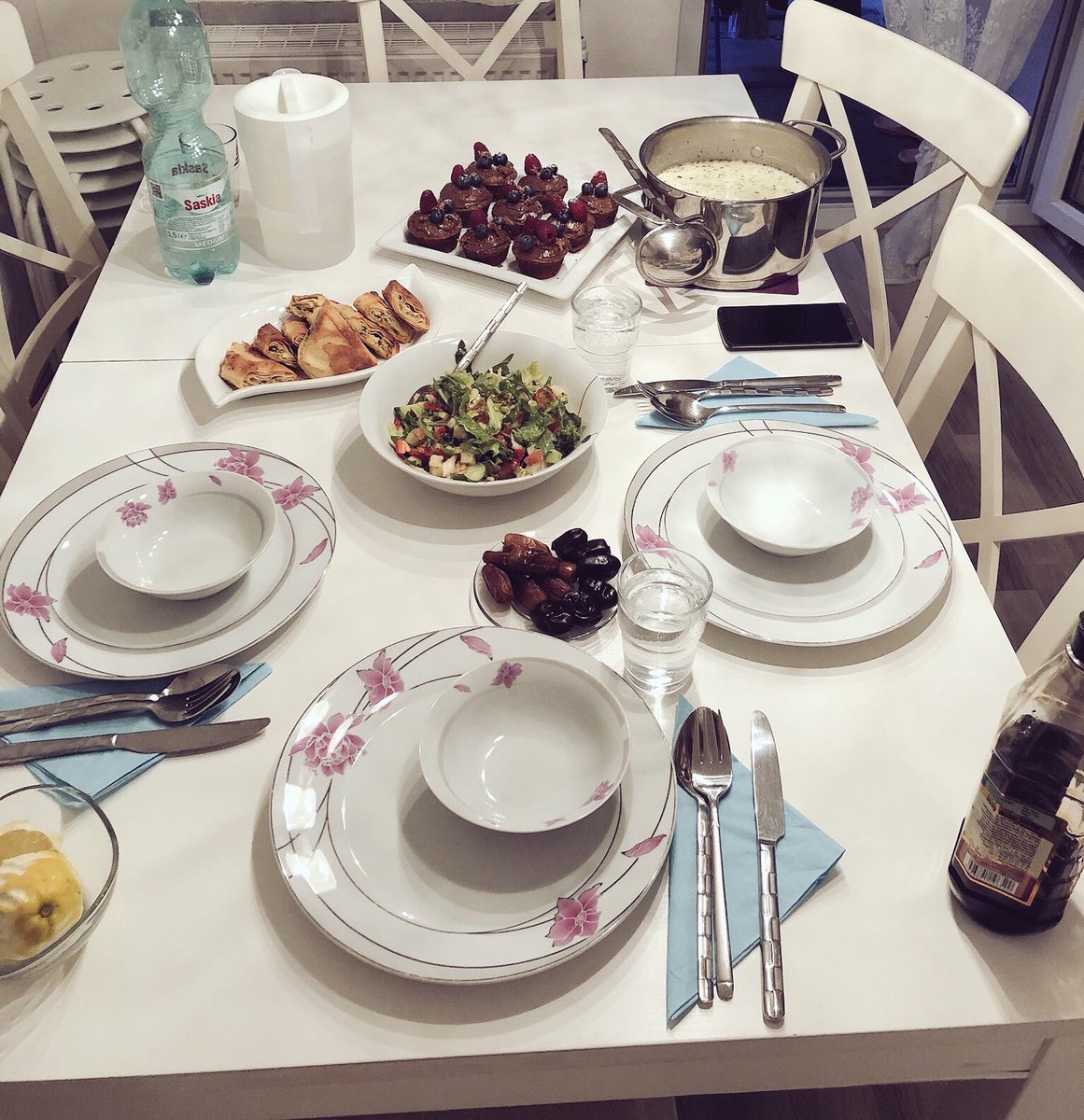 Hilal4535's tweet photo. Just #iftar⁠ ⁠ #Ramadan⁠ ⁠ #fasten #oruç together with my lovely #homemates  #jummi #lecker #blessed #PhotograpyByMe https://t.co/WJpJPrfaHs