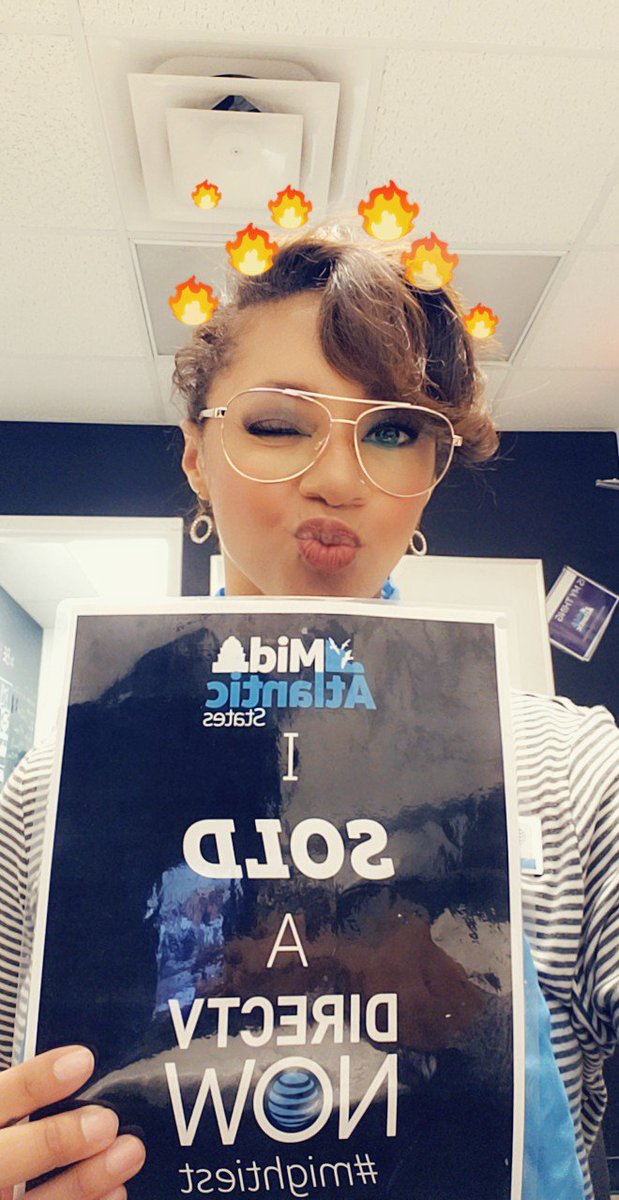 Yassssss me with the DTV now lol <a href="/KareemAhmed851/">@KareemAhmed85</a> made me post myself #PrimeTime <a href="/MikeJablonski5/">Michael Jablonski V 🧱</a> <a href="/blank_briana/">Briana Blank</a> <a href="/MrsJaronfelder/">Jaron Felder</a> <a href="/404girl/">Betsy Francis</a>