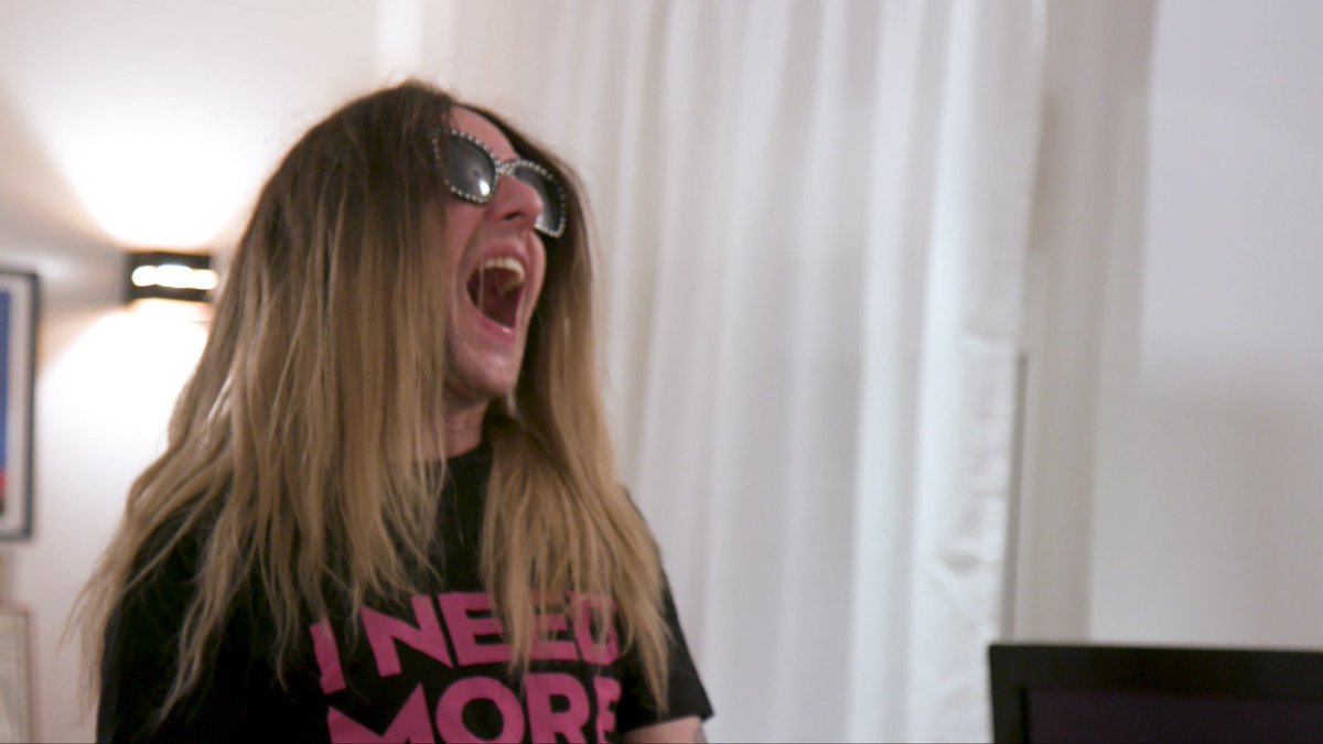 Reuniones Nancys, donde nada ha cambiado (salvo el pelazo de la Nancy Travesti <a href="/littlejoe_es/">Little Joe Couture</a>, aunque sigue a tope con la gafa homosexual 😎). #AlaskayMario5