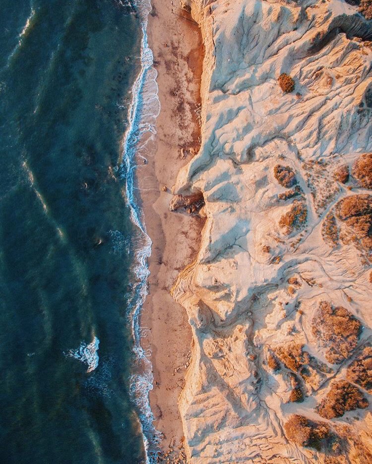 CaliDreamsPB's tweet photo. Sundays are for #sunsetcliffs 🌊 📸 by Alex O’Nelio #sandiego https://t.co/a9zlkwQftE