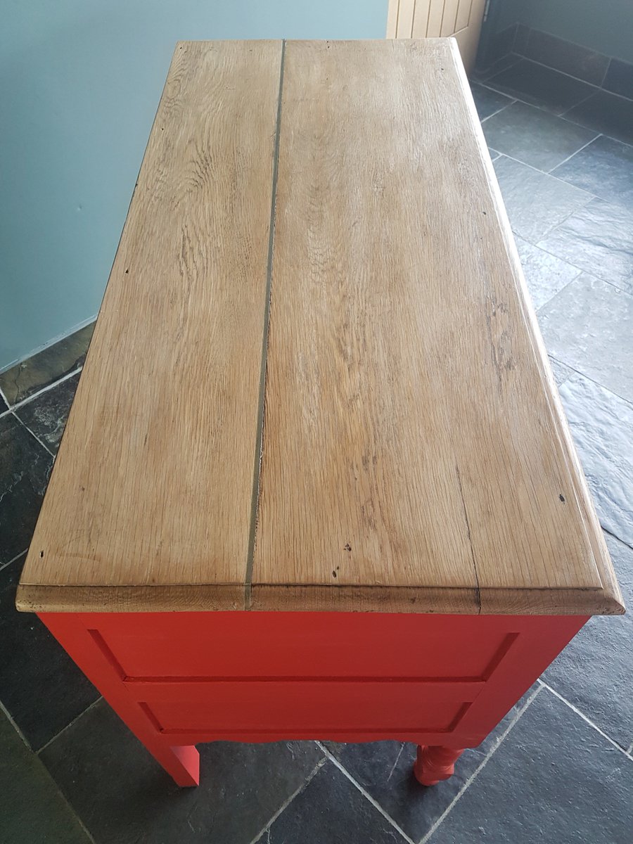 RelovedbyJo's tweet photo. Restyled in red. #relovedbyjo @jolarustudio #FusionPaintUK #fortyorkred #upcycledhour #UPCollective #womeninbusiness https://t.co/CtAfjDJOh9