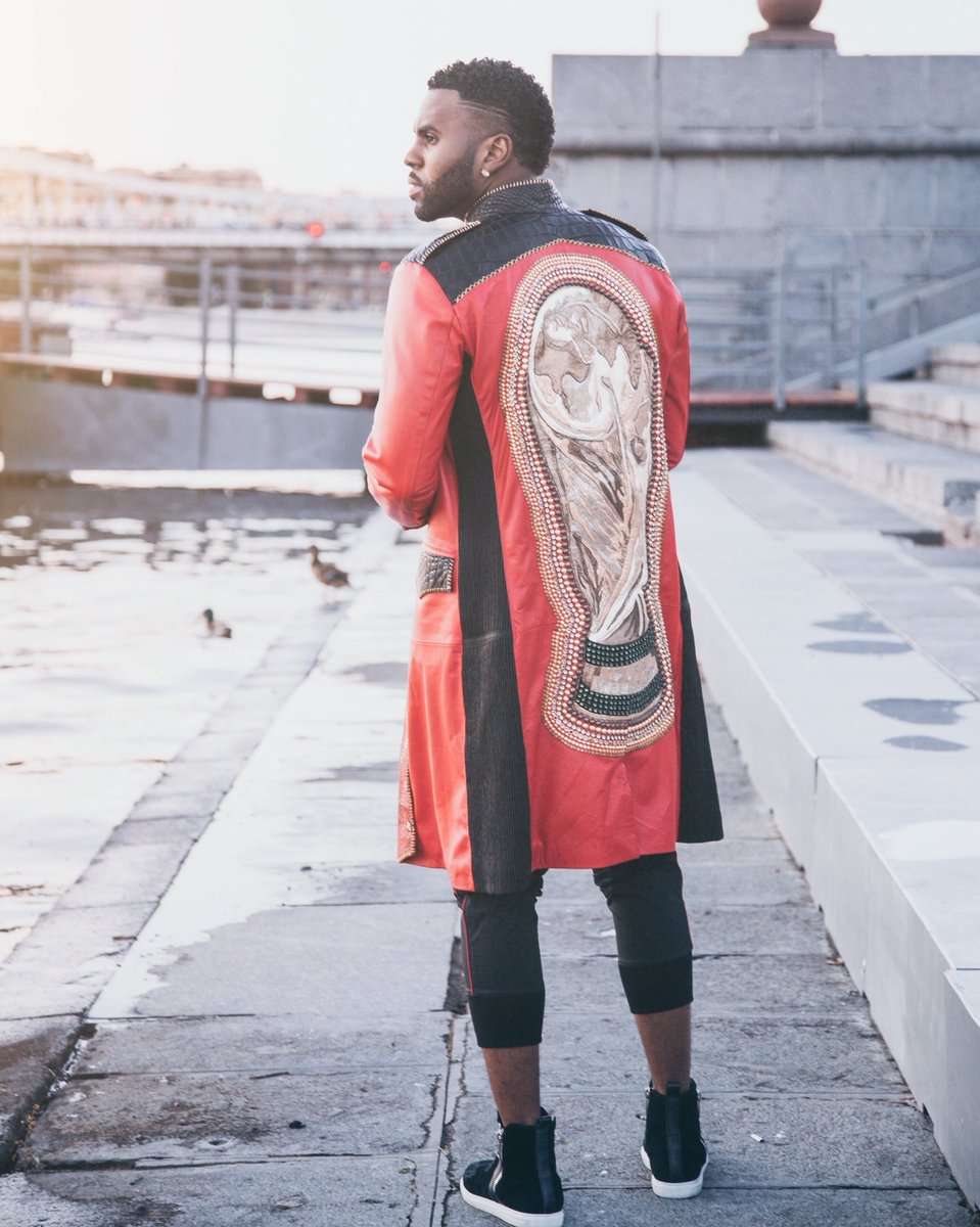 jasonderulo's tweet photo. 3 mins before show time but first.... DRIP

Stage Ready
Designed by the legend 
@forthestarsfashionhouse Jacob https://t.co/44WCdz9KdZ