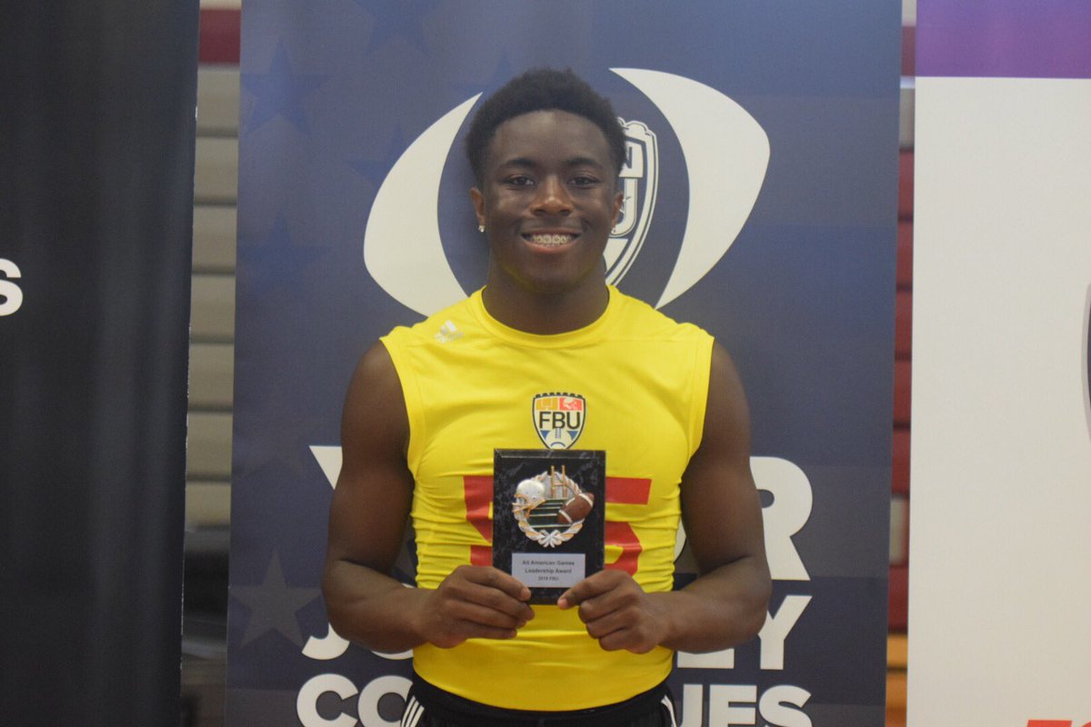 FBUcamp's tweet photo. Salute HS Leadership Winner RB Zaheer Seabrooks.
#FBUPhilly https://t.co/pbOY0sRGK8