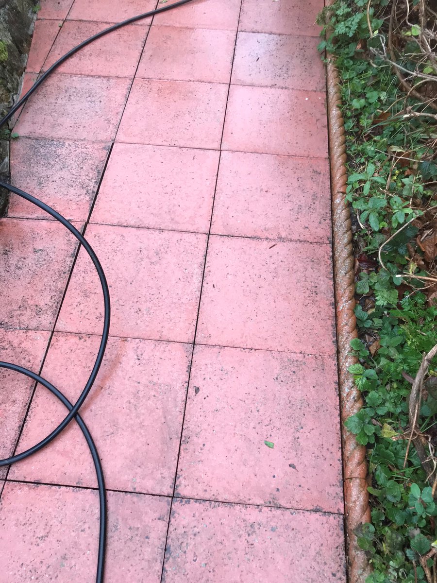 LegendPressure's tweet image. Amazing job on this path and drive, customer didn't realise her path was actually this colour! #cleanpath #drivewaycleaning #pressurewashing