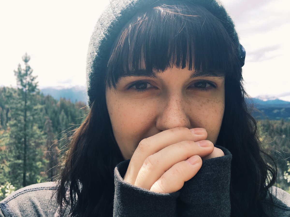VictoriaxMaria's tweet photo. “Sun’s out, freckles out.” ✌🏻 #freckledface #freckledgirl #natural #nomakeup #jasper #mountains #girlstrip (felt super nervous posting this 😬) https://t.co/2OmCVO07eQ