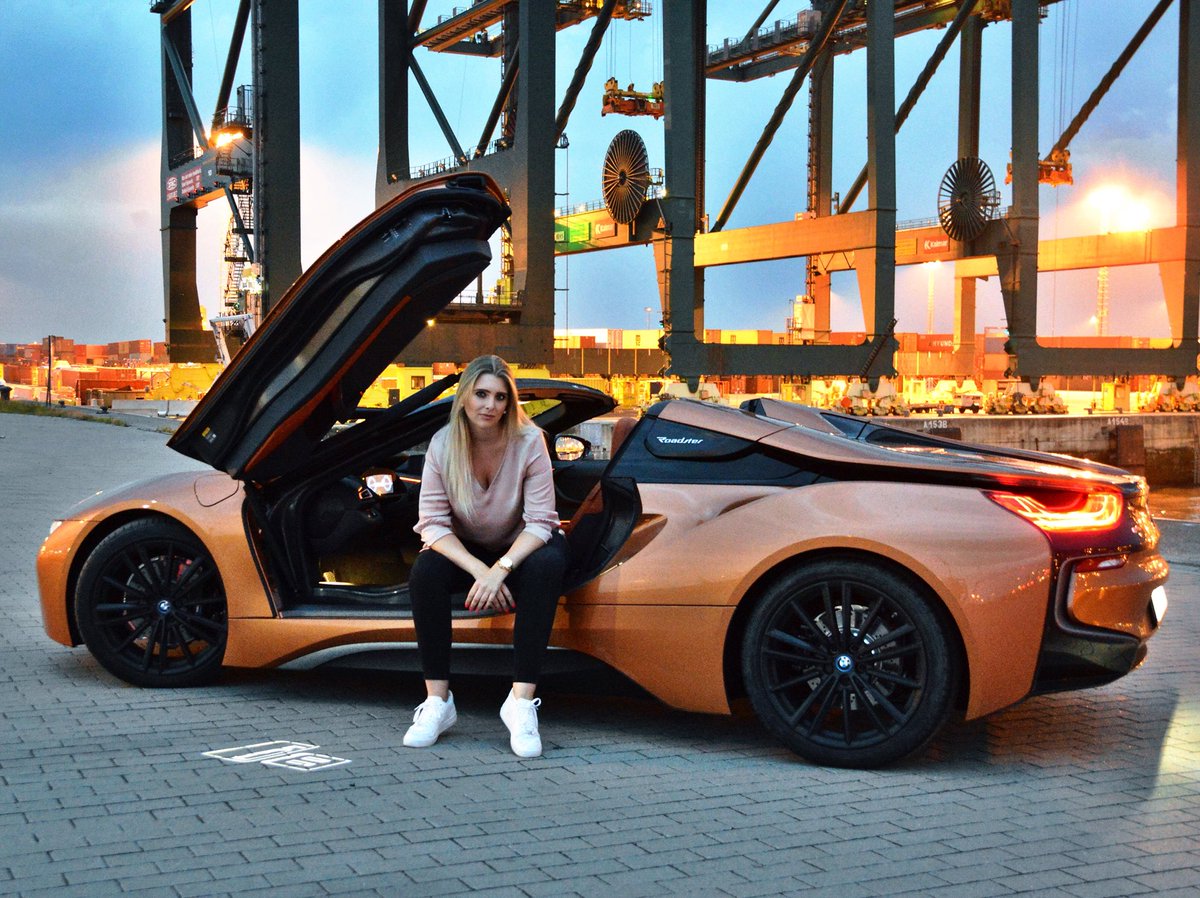 SaschiaDR's tweet photo. This car is perfection, the first ever #BMWi8 #Roadster.🧡
•
•
•
@bmw @bmwi #BMWi #BMWirepost #BMW #hybridcar #ecopper #bornelectric #sheerdrivingpleasure #plugin #freudeamfahren #electricdriving #bmwrepost https://t.co/wXVA6JHxZB
