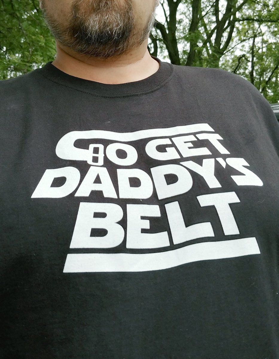 RandomOldguy's tweet photo. @EthanVanSciver The shirt was a hit. https://t.co/1mh0RCfncA