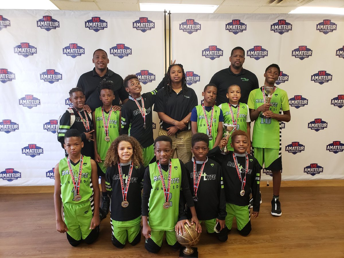 NesmithErnest's tweet photo. State champion runner ups, very proud of the boys. I'm looking to seeing them develop. We have so much talent from top to bottom...scorers, shooters, big bodies, athletes, etc. Looking to the future for this c/o 2026/2027 #ball4lyfe https://t.co/nfgQSIzd5O