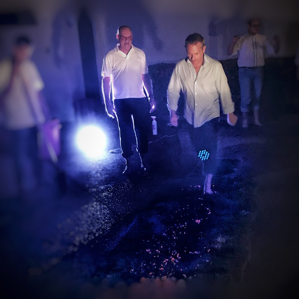AndresSeminario's tweet image. #firewalking  superar los #miedos #mindblown gracias a Joaquín Zevallos por la guía !