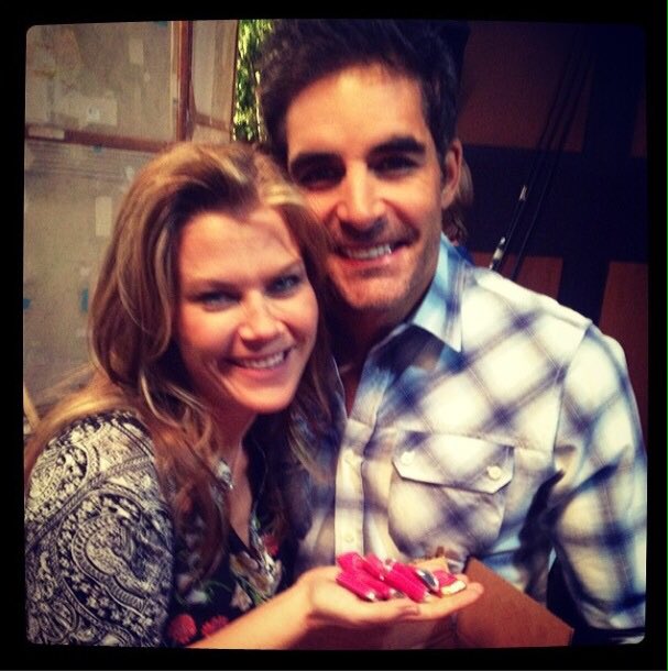 Forever_SAFE's tweet photo. #DaysIdols #EatingSweets #Day10 @Ali_Sweeney @galengering @nbcdays https://t.co/AH9KfFw1EO