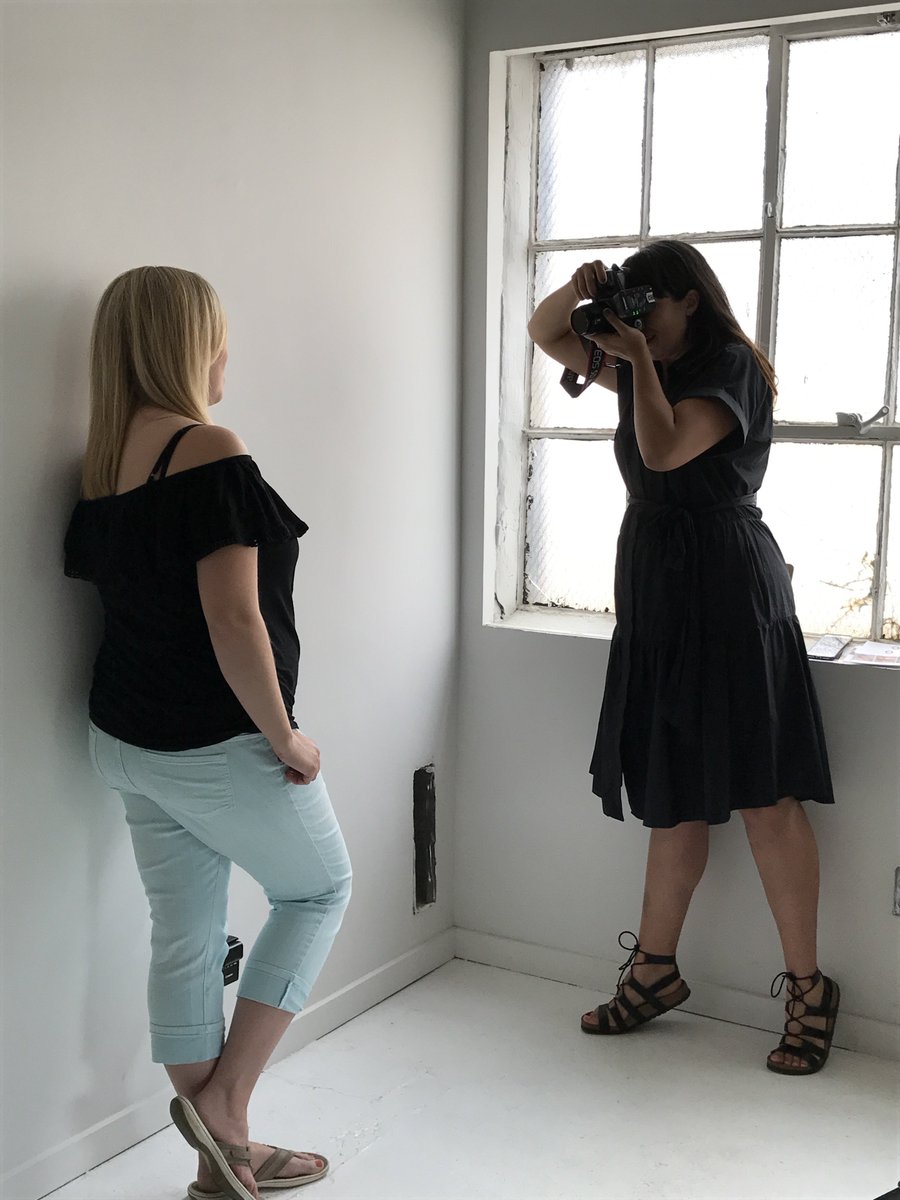 SweetLifeStyle_'s tweet photo. Had the best time yesterday @co_influence_co learning about gold standard brand relationships from @KSPStuff , getting head shots taken, and meeting/reconnecting with other #bloggers ! @tania2atee @TheMomRant @aboyandhismom1 #yyzbloggers #mombloggers https://t.co/kxeGuV3ohQ
