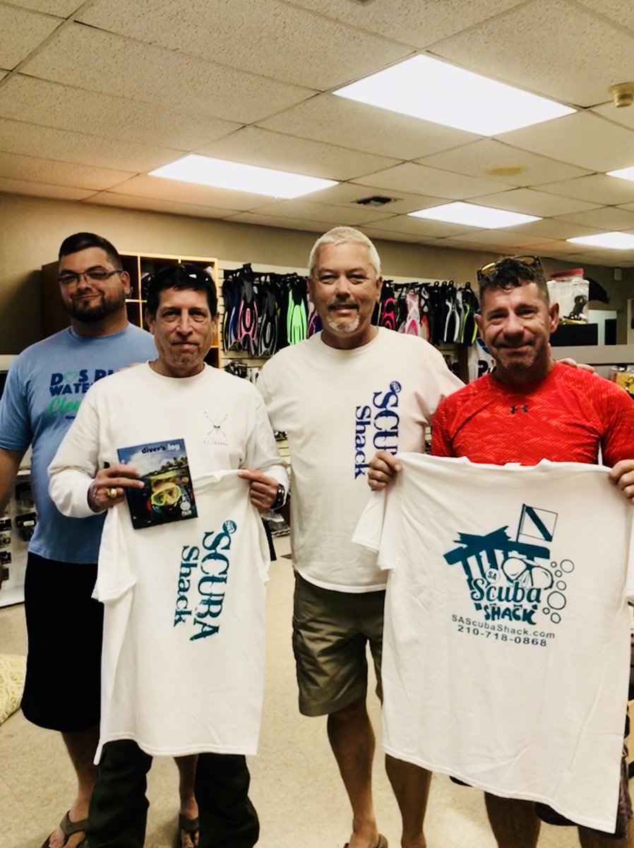 SAScubaShack's tweet photo. And More PADI Open Water Divers - Jack and Troy with Instructor David Guernsey and Divemaster Greg Beckworth. https://t.co/Mi0xr19i0h