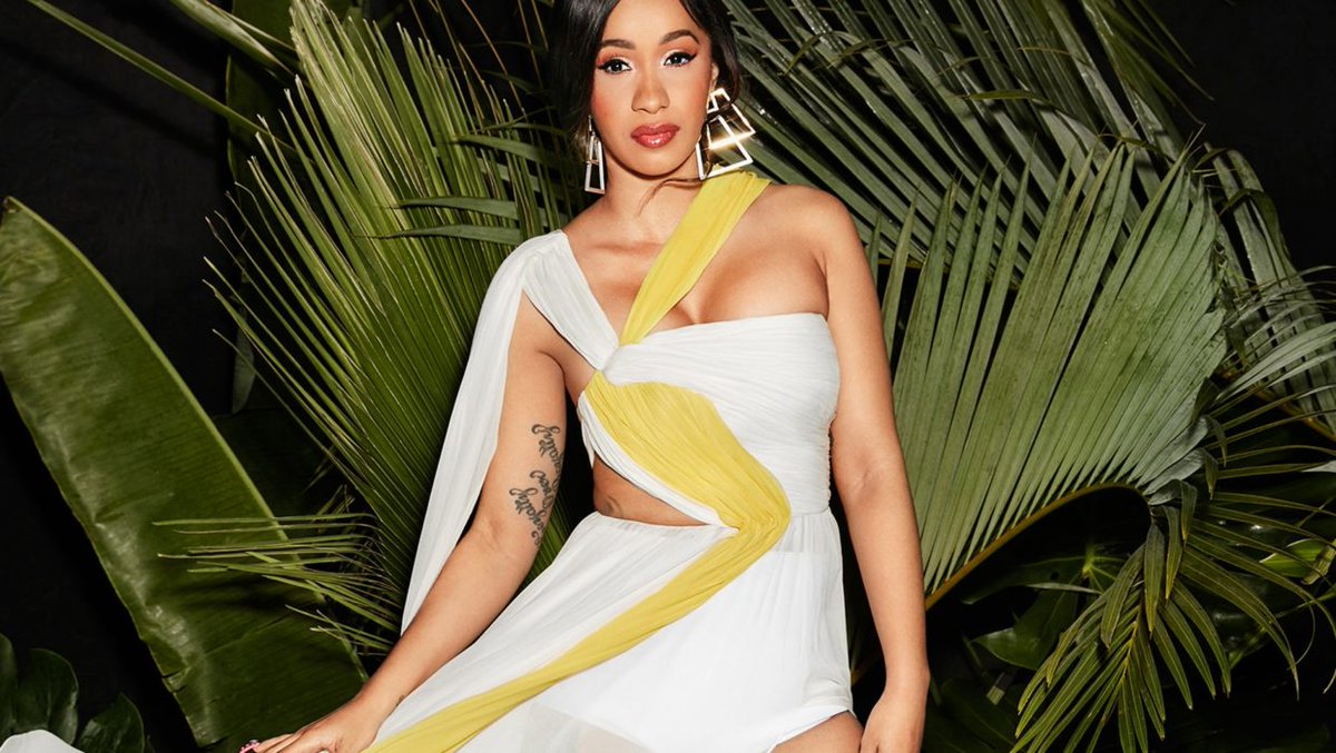 SUGA_Magazine's tweet photo. ENTERTAINMENT: One of the world’s most dominant female rappers in today’s game Cardi B has praised the performance of a Poly-Kiwi Dance crew: https://t.co/2pb1jrnnEY #SUGAMagazine #CardiB #PolyDancers https://t.co/fFs1ZtC6Oq