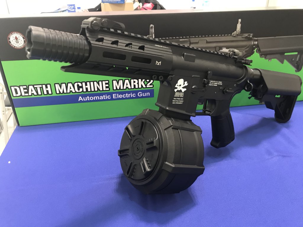 ボスゲリラ ゲリラリラ軍団首領 G G ボスゲリラ監修 Death Machine Mark2 にg G Cm16用ドラムマガジンを装備 これ最強 日本では今年の夏に発売予定 Death Machineに装備しようぜ