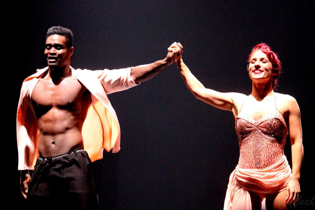 dancermichelle8's tweet photo. Day 10: Fav Dance From Dance All Night
-i wasn't a fan of dwts at the time but from what i've seen of this tour, it was great
-these two dances (skin and powerful) are my favorite ones sharna was in, the passion in them was so amazing
-πππ
πΈ: @jordanjobeth
#21DaysofSharna https://t.co/H4yT6pn28z