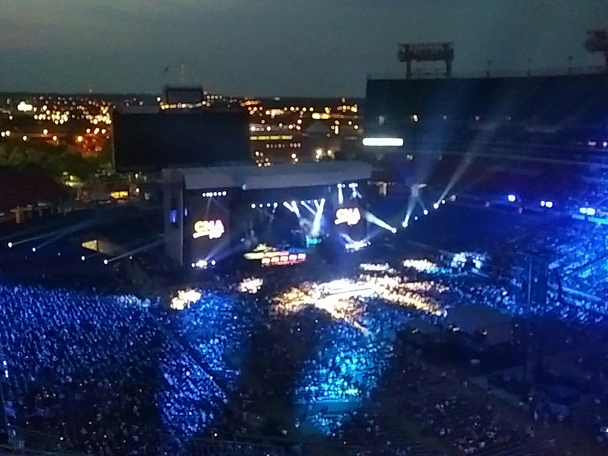 rustyjay72's tweet photo. @CountryMusic Sadly last night of #CMAfest but going out with a blast!!!  #itstartswithME https://t.co/qXyCurlOat