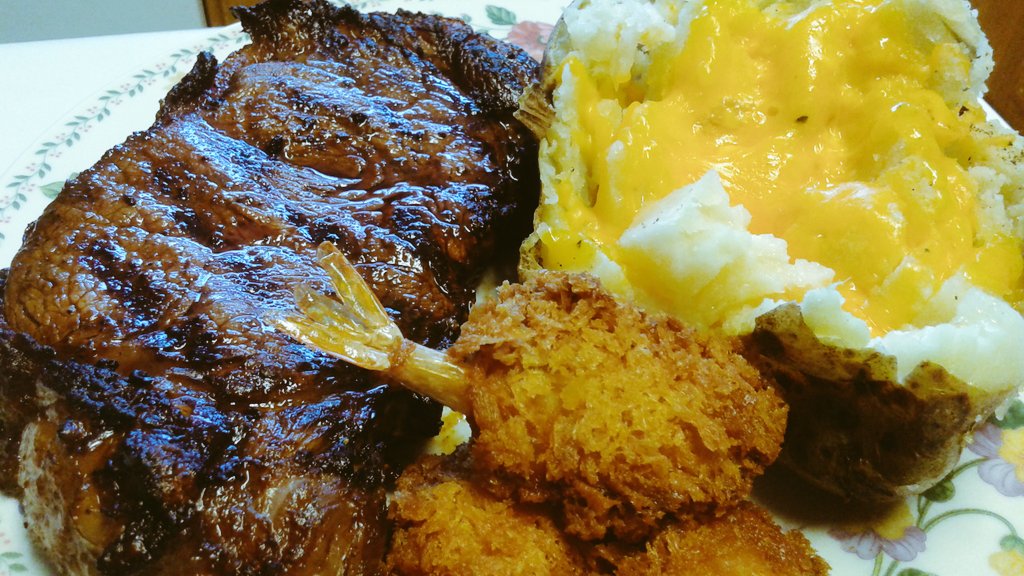 Lasageb's tweet photo. NEW YORK STEAK with BAKED POTATO  and BREADED SHRIMP !!
.
.Like, share, comment, follow
.
.#steak #newyorksteak #Dinner  #Potatoes #baked potato #Utah #delicious #yummyfood #food #meat #goodeats #goodfood #eatclean #shrimp #instafood #follow #healthy #HealthyEating #fitness #fit https://t.co/4EXoPNf5db