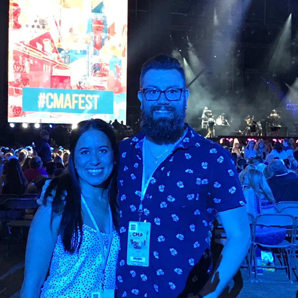MicGuy__'s tweet photo. #CMAFest #DurangoBoots #theyfine https://t.co/s5L9TdN1Cb