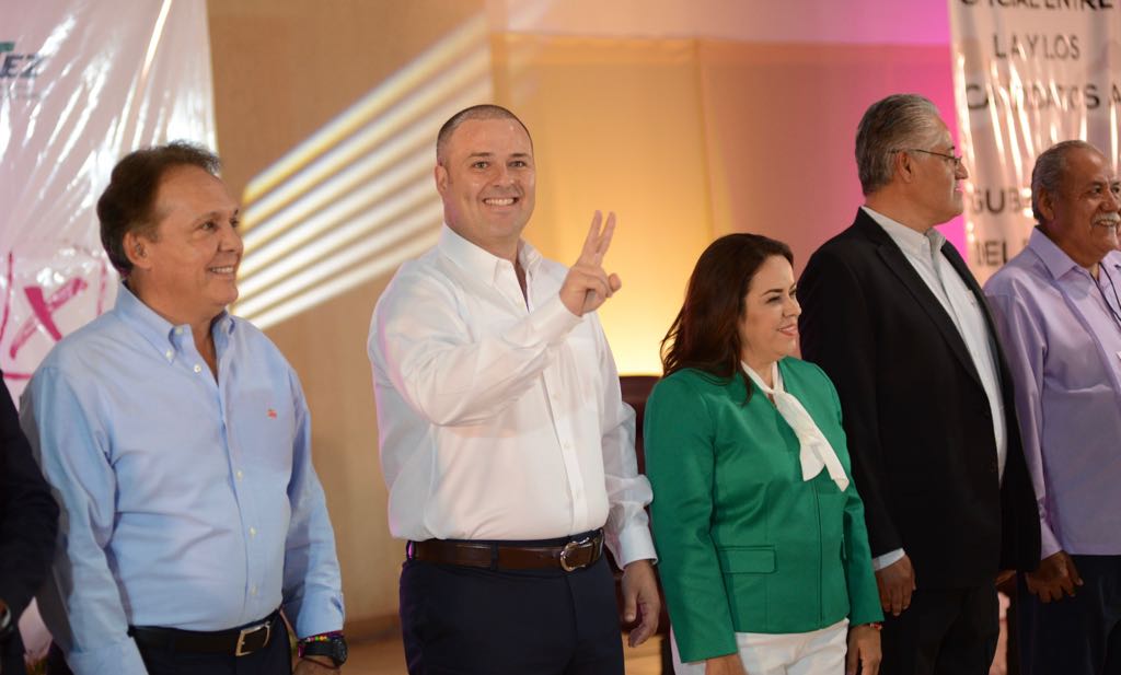 Gran arranque de nuestro candidato del <a href="/PSDMorelos/">PSD Morelos</a> <a href="/rodrigogayossoc/">Rodrigo Gayosso</a>  en el #DebateMorelos. 
Se nota la gran capacidad, por eso: #GayossoGobernador

  pic.x.com/YTJW8lckvj