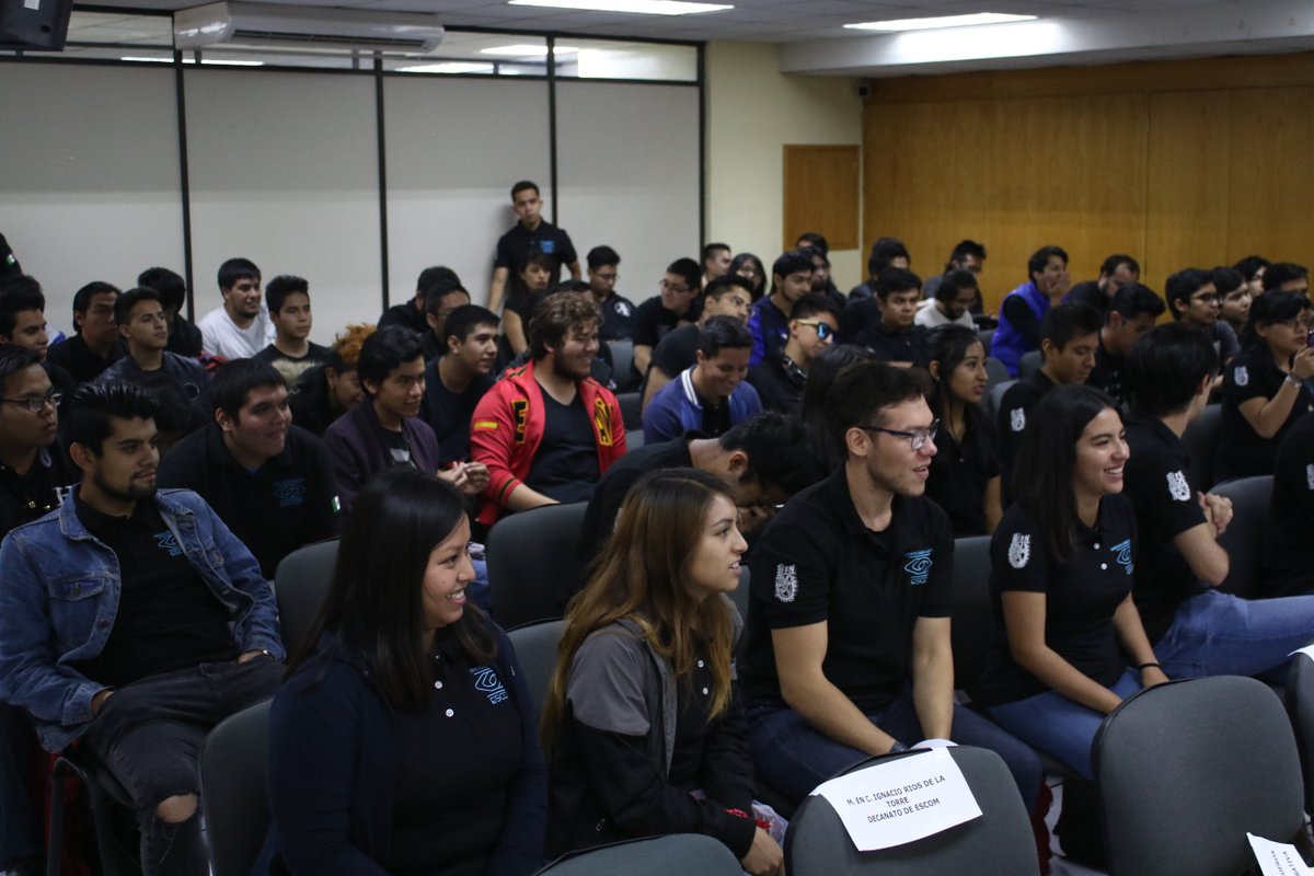 IPN_MX's tweet photo. Fomenta el #IPN liderazgo y emprendimiento entre sus estudiantes. En el marco de la #ExpoEscom los egresados compartieron sus experiencias que los han posicionado en el mercado laboral. #SerPolitécnicos https://t.co/Tn9XdtYY95 https://t.co/1hQ29TmyY9