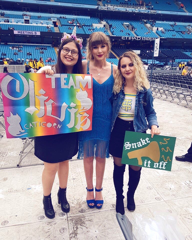 taysafterglow13's tweet photo. @taylornation13 @taylorswift13 look at us feeling better than we ever were. I felt pure happiness. It was magical #RepTourManchester 🔜 #RepTourDublin #Taylurking #teamolivia #delicatetaylor #snakeitoff #reproom https://t.co/oDsQLPwLY5