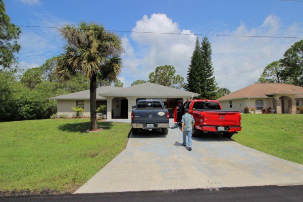 FosterAlgier's tweet photo. Waterfront Port Charlotte Flip!!

https://t.co/zuPZAGISKr https://t.co/K6v7zejErF